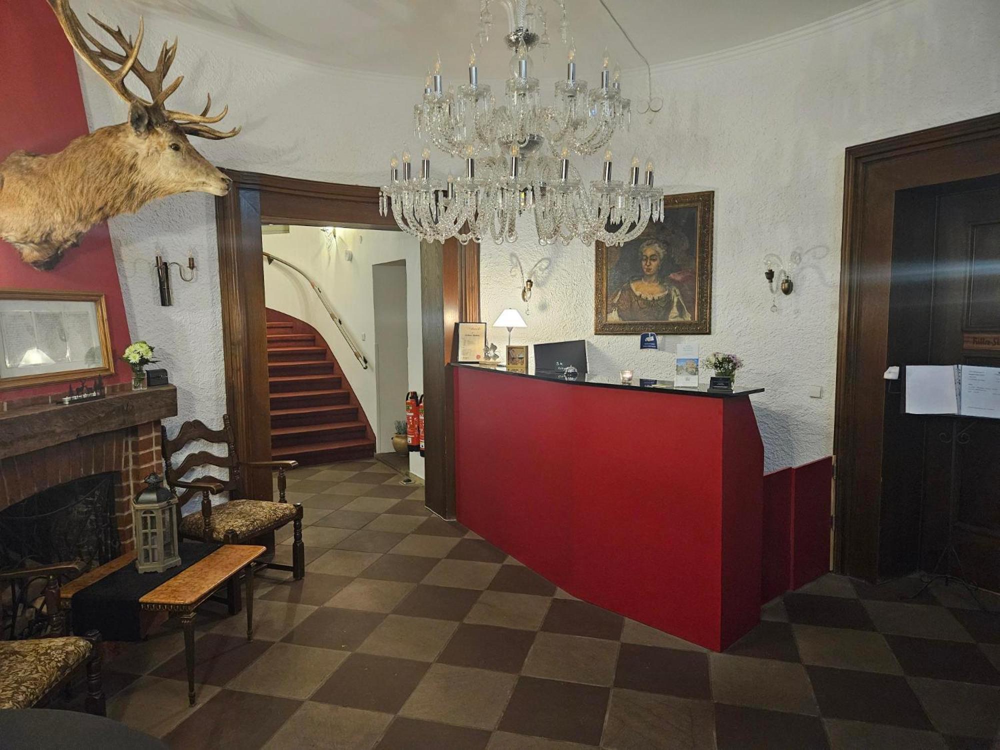Eventlocation & Hotel Schloss Neuburg Obrigheim Exterior foto